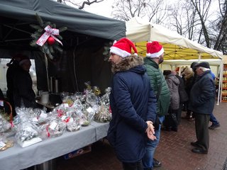 Trwa Jarmark Bożonarodzeniowy w Wieluniu „Wieluńskie Dzwoneczki”