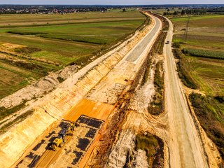 Fot. GDDKiA oddział w Opolu. DK45; budowa obwodnicy Praszki i Gorzowa Śl. Stan na sierpień 2021 r.