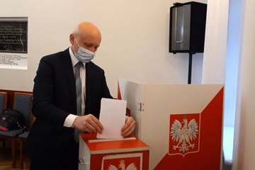 Trwa sesja Rady Powiatu w Wieluniu. Dziś poznamy nazwisko jej nowego wiceprzewodniczącego