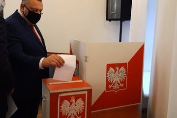 Trwa sesja Rady Powiatu w Wieluniu. Dziś poznamy nazwisko jej nowego wiceprzewodniczącego