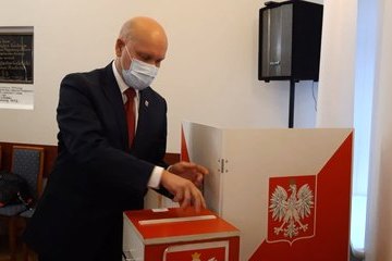 Trwa sesja Rady Powiatu w Wieluniu. Dziś poznamy nazwisko jej nowego wiceprzewodniczącego