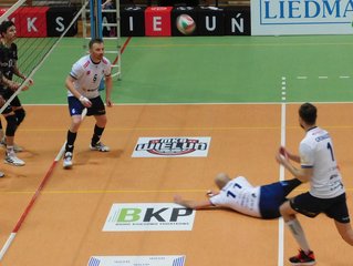 Pewna wygrana wieluńskiego lidera
