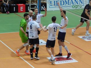 Pewna wygrana wieluńskiego lidera