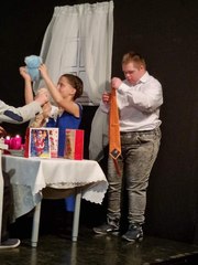 Grupa Teatralna MASKA z Zespołu Szkół Specjalnych w Wieluniu w finale 22. Ogólnopolskiego Festiwalu Twórczości Teatralno-Muzycznej Osób Niepełnosprawnych Intelektualnie „Albertiana”