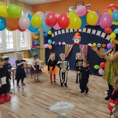 Karnawałowa zabawa w wieluńskim przedszkolu