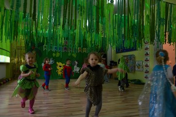 Karnawałowa zabawa w wieluńskim przedszkolu
