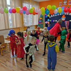 Karnawałowa zabawa w wieluńskim przedszkolu