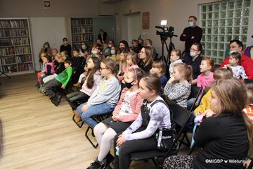 Przedstawienie kukiełkowe w wieluńskiej książnicy