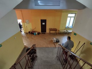 Mieszkańcy Wielgiego i Dymku (gmina Ostrówek) szykują byłą szkołę dla uchodźców