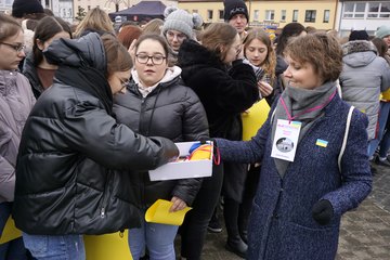 Świat musi to zobaczyć! Tysiące wieluńskiej młodzieży mówi: Nigdy więcej wojny!