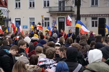 Świat musi to zobaczyć! Tysiące wieluńskiej młodzieży mówi: Nigdy więcej wojny!