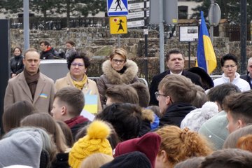 Świat musi to zobaczyć! Tysiące wieluńskiej młodzieży mówi: Nigdy więcej wojny!