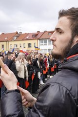 Świat musi to zobaczyć! Tysiące wieluńskiej młodzieży mówi: Nigdy więcej wojny!