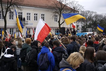 Świat musi to zobaczyć! Tysiące wieluńskiej młodzieży mówi: Nigdy więcej wojny!