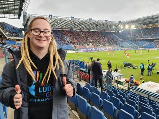 Szymon Janik z Wielunia spełnia marzenia. Nie przeszkadza mu w tym zespól Downa, z którym się urodził