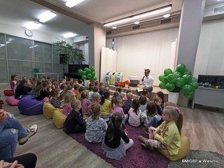 Kolejne spotkanie z cyklu „W służbie człowiekowi” w wieluńskiej bibliotece