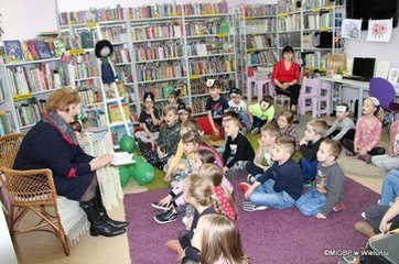 Światowy Dzień Poezji i spotkanie z poetką w wieluńskiej bibliotece