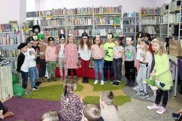 Światowy Dzień Poezji i spotkanie z poetką w wieluńskiej bibliotece