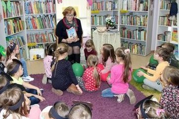 Światowy Dzień Poezji i spotkanie z poetką w wieluńskiej bibliotece