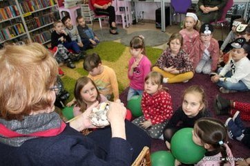 Światowy Dzień Poezji i spotkanie z poetką w wieluńskiej bibliotece