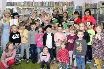 Światowy Dzień Poezji i spotkanie z poetką w wieluńskiej bibliotece