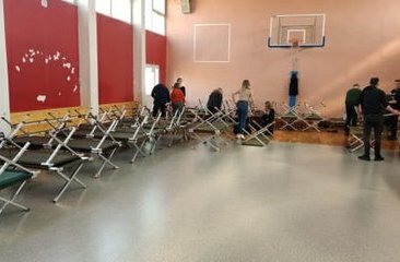 Punkt Recepcyjny w Zespole Szkół nr 2 w Wieluniu gotowy na przyjęcie uchodźców. Szkoła szuka wolontariuszy