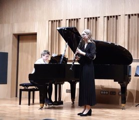 Uczniowie – uczniom. W Szkole Muzycznej I Stopnia w Wieluniu odbył się wzruszający koncert