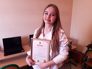 Aleksandra Ziaja, uczennica ZS nr 1 w Wieluniu, której deser zdobył IV miejsce na świecie