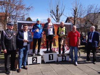 Wysoka frekwencja i świetne czasy w Biegu Strażaka w Dąbrowie