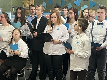 W bibliotece miejskiej otwarto wystawę „Zaczarowany świat autyzmu”