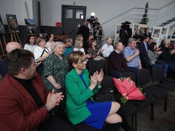 Uczniowie z ośrodka w Gromadzicach ukazani na wyjątkowej wystawie fotograficznej