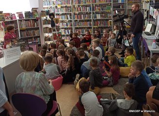 Kolejne spotkanie z cyklu „W służbie człowiekowi” w wieluńskiej książnicy
