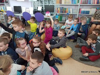 Kolejne spotkanie z cyklu „W służbie człowiekowi” w wieluńskiej książnicy