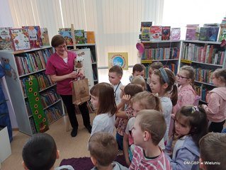 Kolejne spotkanie z cyklu „W służbie człowiekowi” w wieluńskiej książnicy