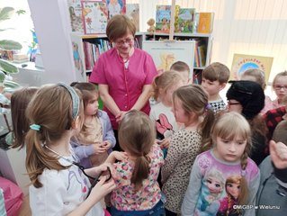 Kolejne spotkanie z cyklu „W służbie człowiekowi” w wieluńskiej książnicy