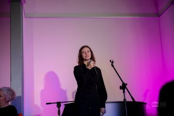Elżbieta Kalińska, dyrektorka Wieluńskiego Domu Kultury zadebiutowała jako poetka