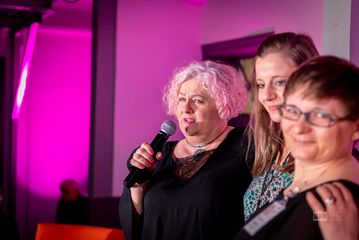 Elżbieta Kalińska, dyrektorka Wieluńskiego Domu Kultury zadebiutowała jako poetka