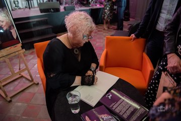 Elżbieta Kalińska, dyrektorka Wieluńskiego Domu Kultury zadebiutowała jako poetka
