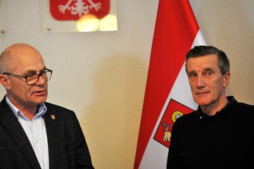 Władze francuskiego Estaires z pomocą dla uchodźców z Ukrainy przebywających na terenie Powiatu Wieluńskiego