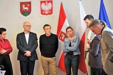 Władze francuskiego Estaires z pomocą dla uchodźców z Ukrainy przebywających na terenie Powiatu Wieluńskiego