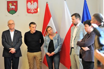 Władze francuskiego Estaires z pomocą dla uchodźców z Ukrainy przebywających na terenie Powiatu Wieluńskiego
