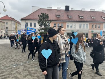 Niebieski Marsz dla Autyzmu przeszedł ulicami Wielunia