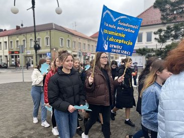 Niebieski Marsz dla Autyzmu przeszedł ulicami Wielunia