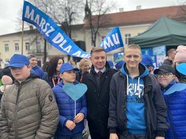Niebieski Marsz dla Autyzmu przeszedł ulicami Wielunia