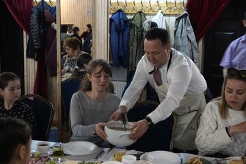 Praszka: śniadanie wielkanocne dla uchodźców z Ukrainy