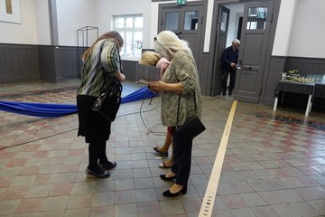 Niecodzienna wystawa na Dworcu Kulturalnym Wieluń – Dąbrowa