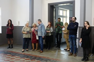 Niecodzienna wystawa na Dworcu Kulturalnym Wieluń – Dąbrowa