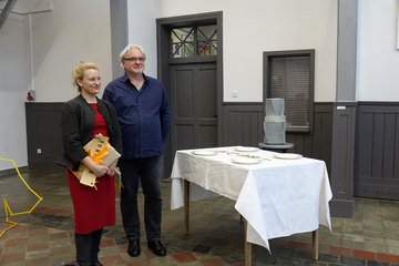 Niecodzienna wystawa na Dworcu Kulturalnym Wieluń – Dąbrowa