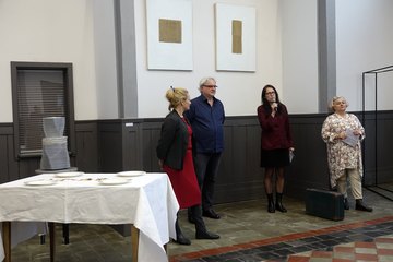 Niecodzienna wystawa na Dworcu Kulturalnym Wieluń – Dąbrowa