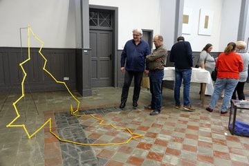 Niecodzienna wystawa na Dworcu Kulturalnym Wieluń – Dąbrowa